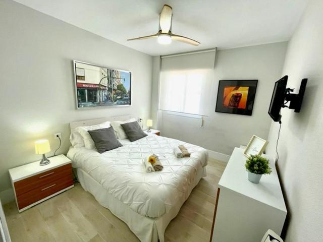 Gatu Salada, Junto La Playa, Parking, Terraza, Aire Acc, Piscina, Wifi Solo Familias O Grupos Mayores De 25 Anos Appartement